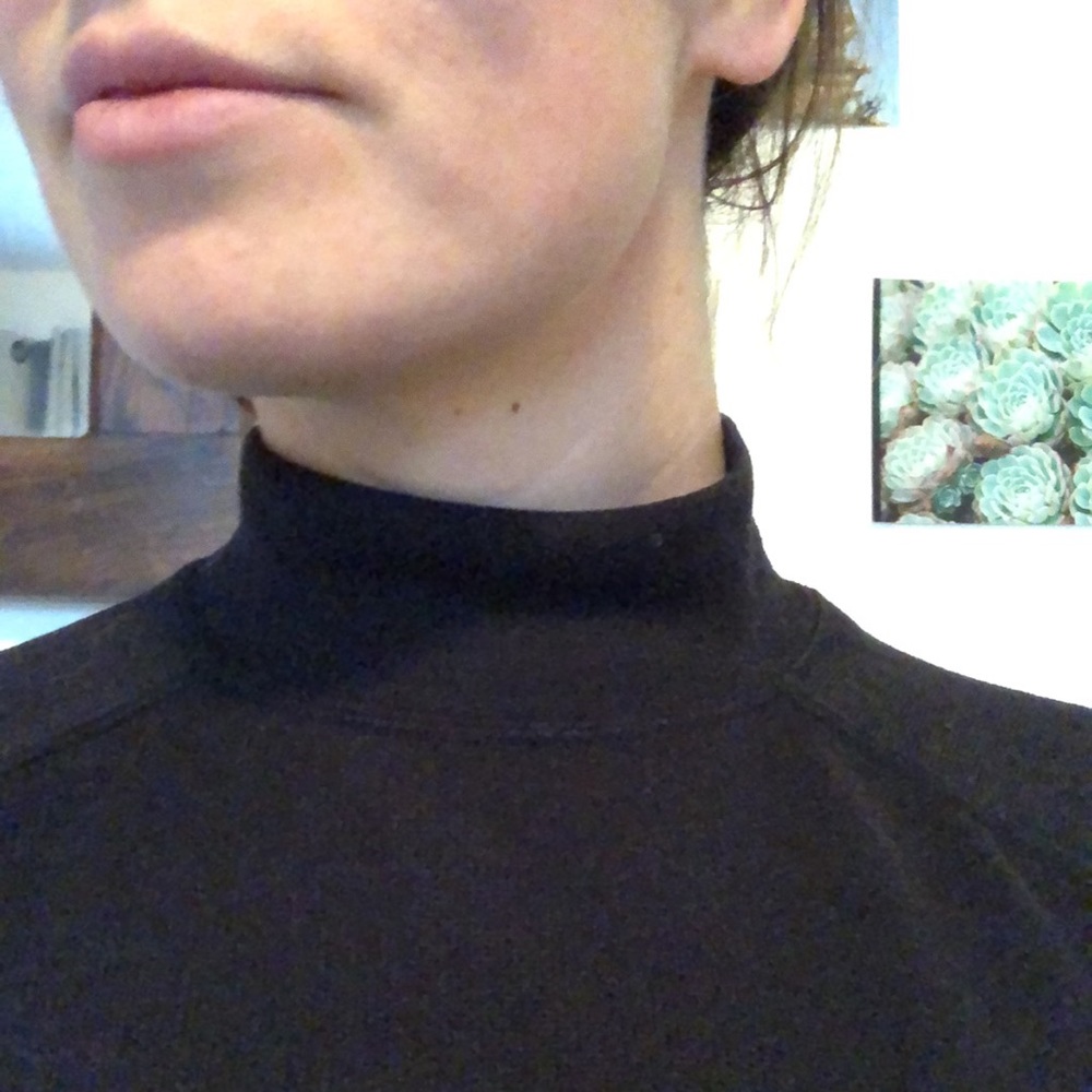 SOLD - Mock neck athletic top